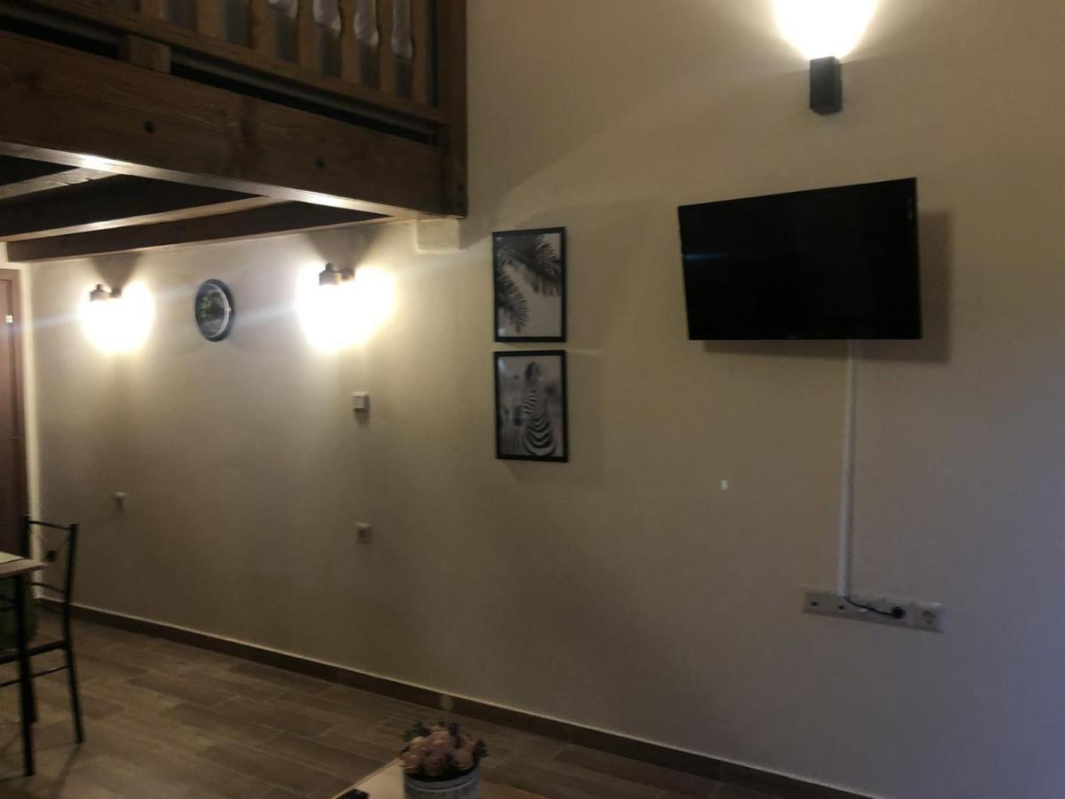איוס מאמס Green Olive Studios 2 מראה חיצוני תמונה